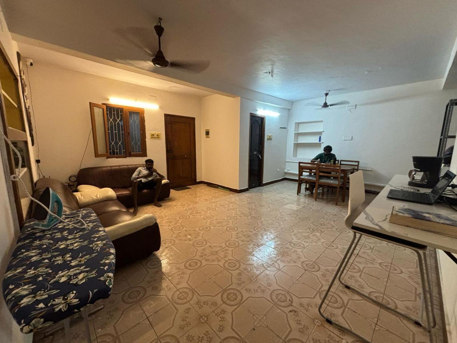Hostel Madras Exterior foto